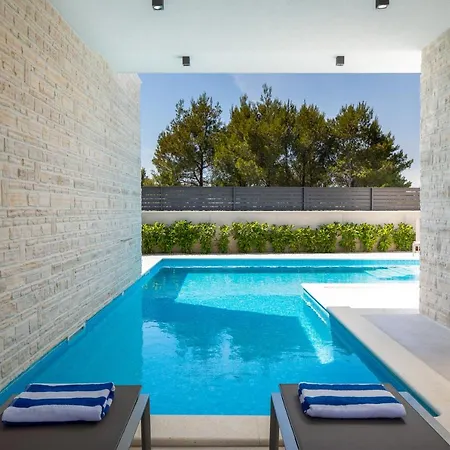 Vm Villa *